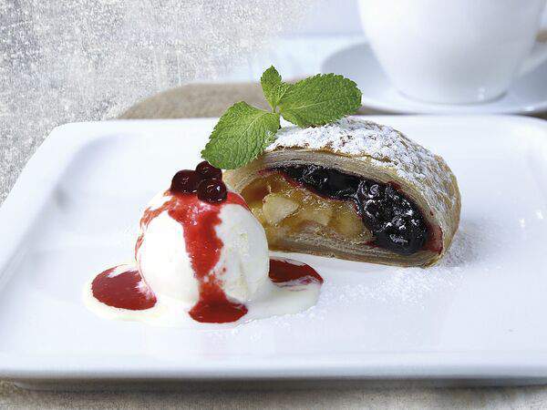 Фрау Мюллер - Штрудель яблочно - вишнёвый