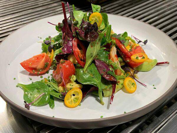 Rusalka - Салат с крабом и манго