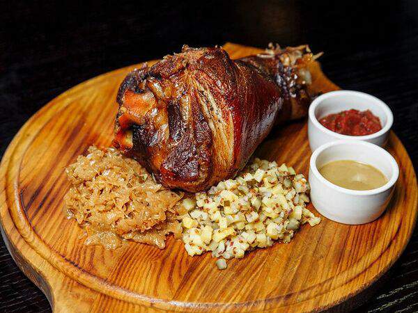 Harat's Irish Pub - Рулька запеченная