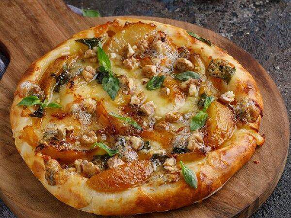 Маймун - Хачапури с горгонзолой и грушей