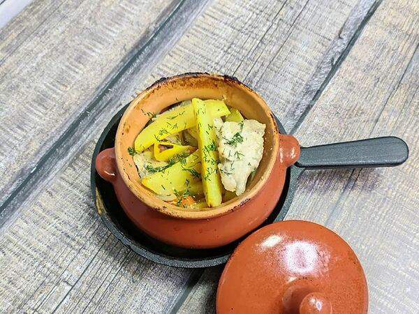 Атмосфера - Картофель в горшочке с курицей