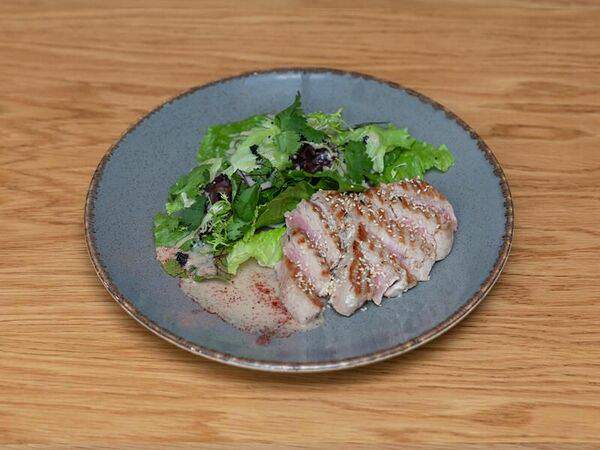 Bonjour Éléphant - Филе тунца с зеленым салатом