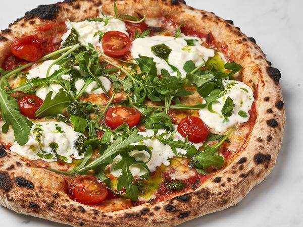 Mojo - Пицца Страчателла, руккола, песто, томат