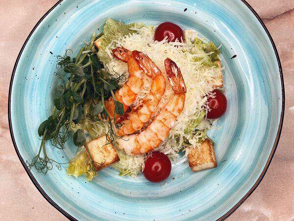 Chocolate lounge cafe - Салат Цезарь с креветками