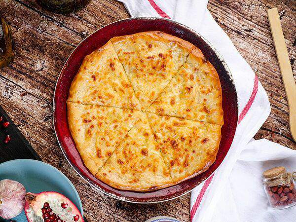 Алазани - Хачапури по-мегрельски на компанию