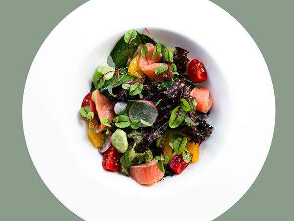 Pulcinella Pizzeria - Салат с лососем