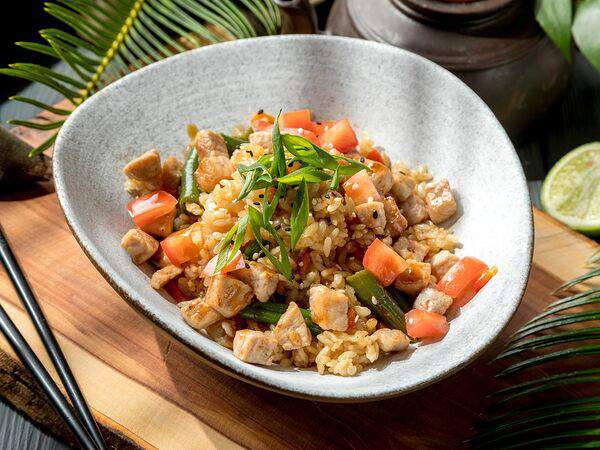 Кухня Момо - Рис по-азиатски со свининой и овощами