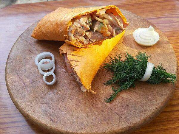 Сытоешка - Шаурма в сырном лаваше со свининой