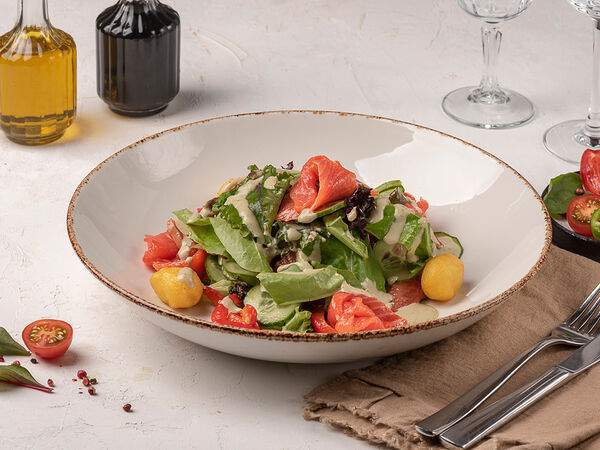 Солянка - Пряный салат с семгой