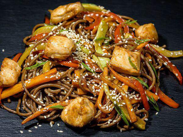 Sushi Life - Соба с курицей