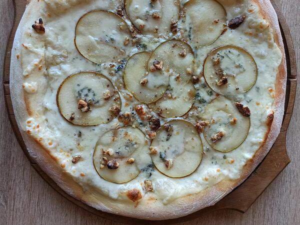 Кафе-пиццерия Yess - Пицца Груша Блю Чиз