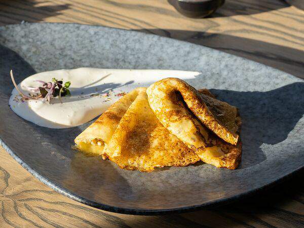 Ресторан Строгов - Блинчики тонкие пшеничные со сливочным маслом и сметаной