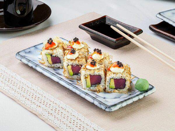 Grillage - Ролл с тунцом и авокадо