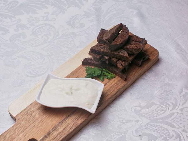 Аура - Гренки с соусом Блю Чиз