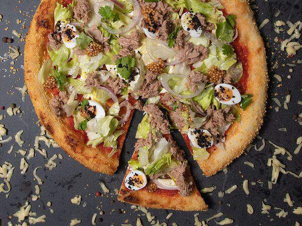 Pizza Shop - Пицца с тунцом и салатом айсберг