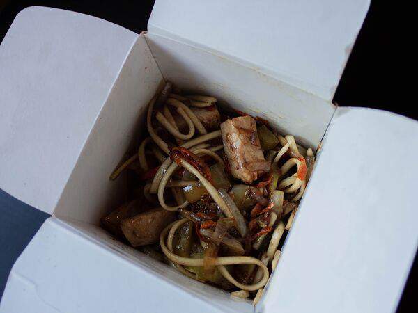 Хачапури и хинкали - Вок со свининой и овощами