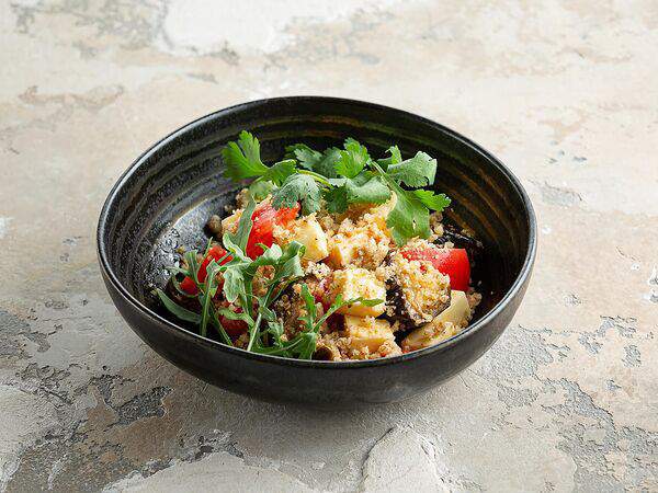 Georgiani bistro - Салат с баклажанами и сыром сулугуни