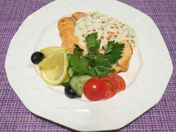 Дом с мезонином - Сёмга в сливочно-икорном соусе