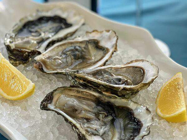 The Room - Устрицы дальневосточные