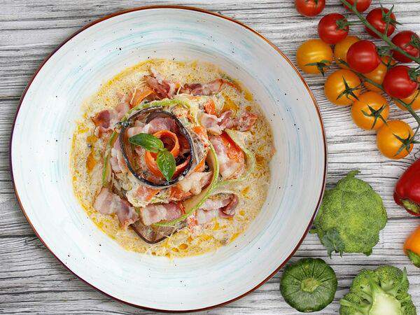 Territory Piatto - Овощное паппарделле с беконом