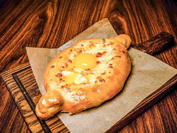 Пармеzан - Хачапури по-аджарски