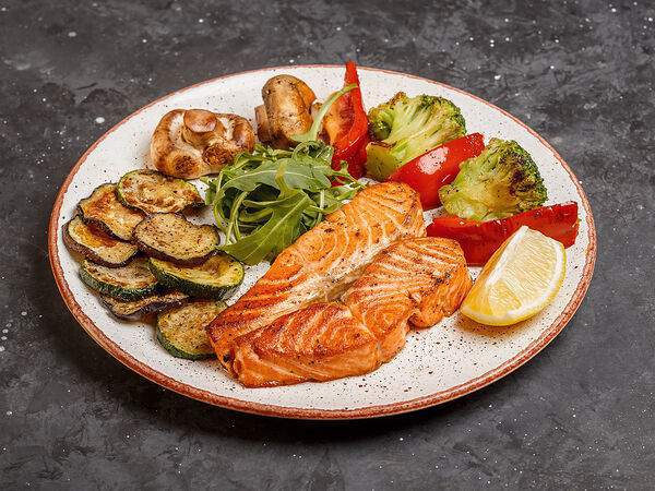 Библос - Филе лосося с овощами гриль