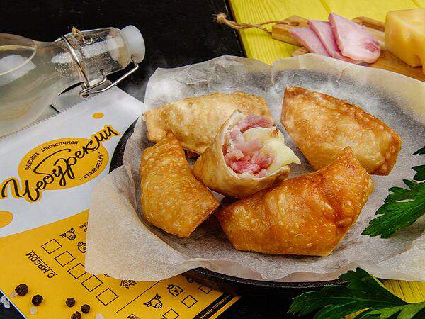 Чебурекми - ЧебурекМИ с ветчиной и сыром