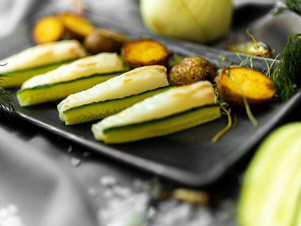 Ресторан Строгов - Синекорый палтус слабой соли с фенхелем и ломтиками свежего огурца