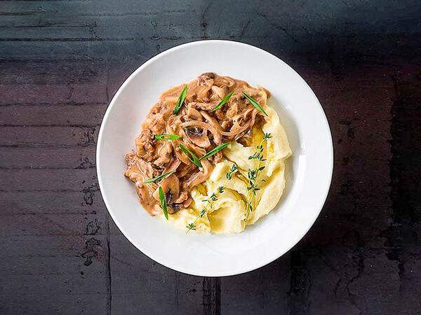 Рис - Говядина по-немецки с картофельным пюре