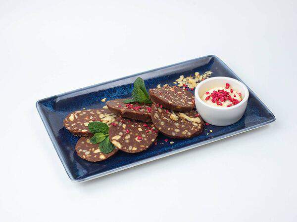 Персонажи - Шоколадная колбаса