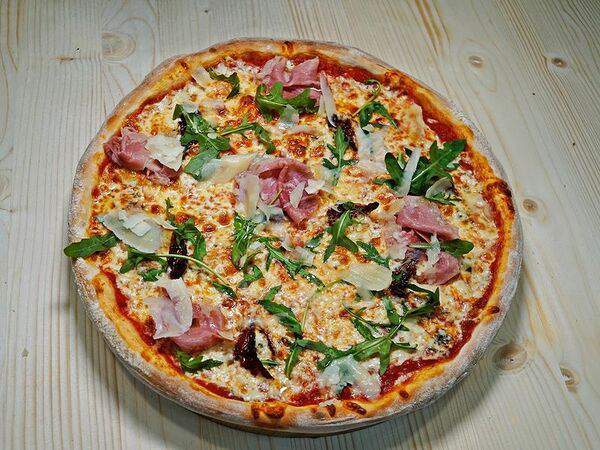 Uno Pizza - Prosciutto e parmigiano