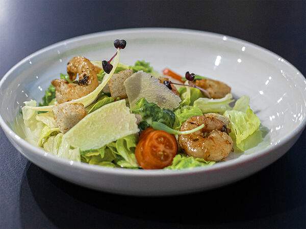 Crazy Brothers - Салат цезарь с креветками