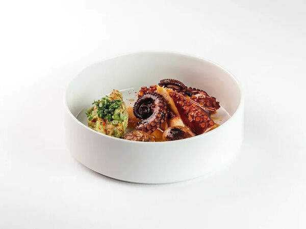 Avocado queen - Осьминог, гуакамоле гриль, картофель