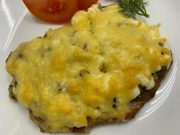 Маяк - Свинина запеченная с грибами