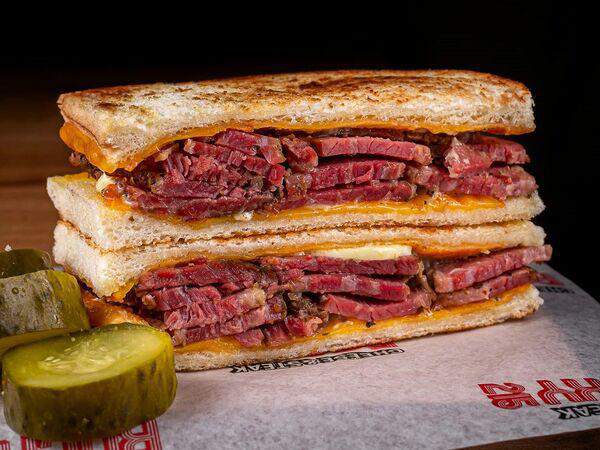 Bubble Dogs - Сендвич Пастрами