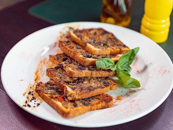 Hosper Hops Pub - Тарелка с запеченными бутербродами