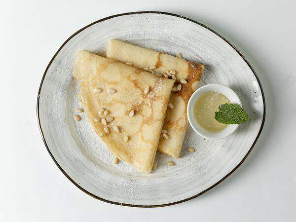 Beer & Fire Grill - Блинчики с мёдом и кедровыми орешками