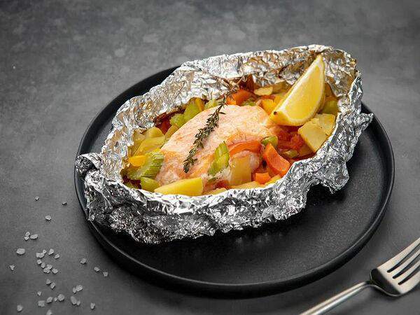 Merzen - Семга, запеченная с овощами в фольге