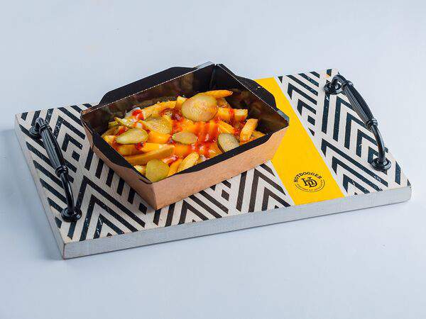 Hotdogger - Картофель фри с маринованными огурцами и сыром