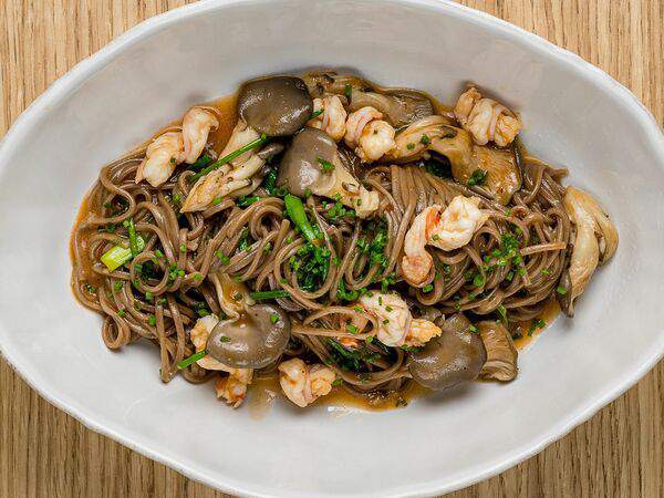 Milovita - Соба с креветками в устричном соусе