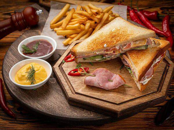 Burger Beer - Сэндвич-клаб с ветчиной