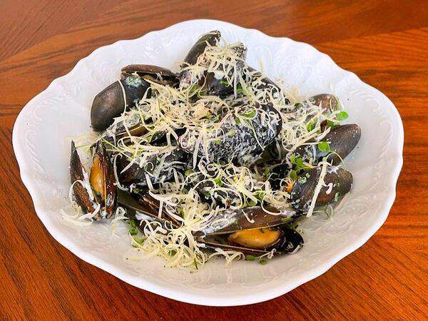 Hot Holland - Мидии в винно-сливочном соусе