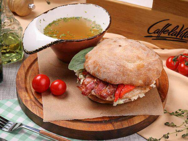 Caffe la vita - Панини с сальтимбоккой