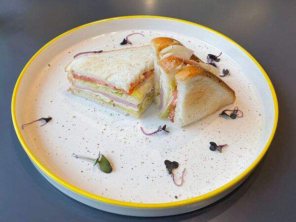 Wild Coffee & Food - Сэндвич с лососем