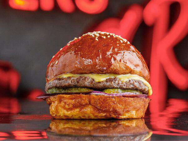 Moo Moo Burgers & Grill - Гамбургер