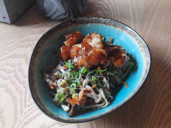 Манэки - Лапша с курицей