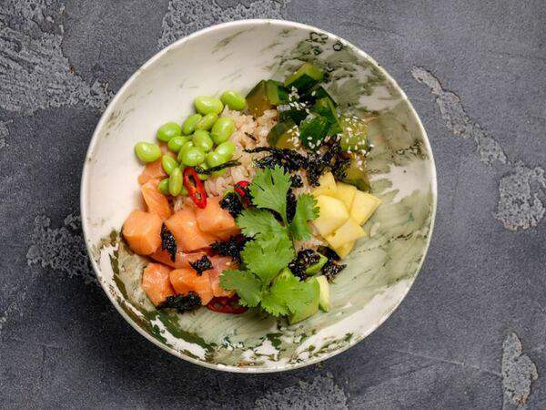 Горячо Азия - Лосось, бобы эдамаме, битые огурцы, понзу