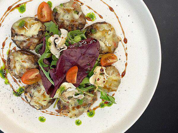 Lukum lounge cafe - Шампиньоны фаршированные