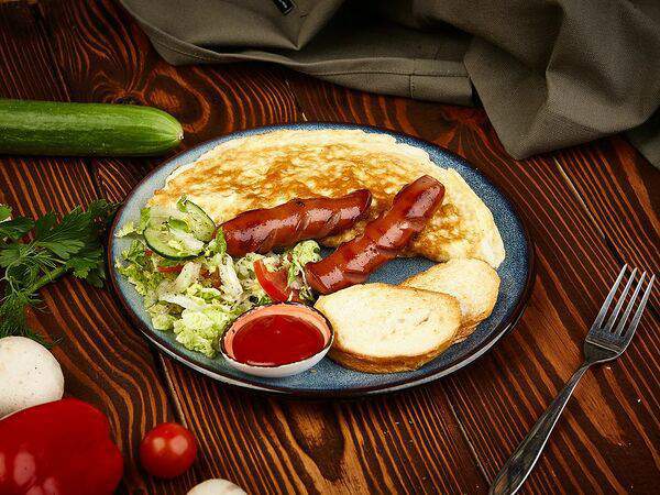 Вершина - Омлет с сосиской на гриле