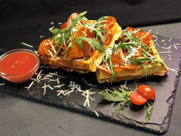 Соседи - Вафли с пепперони